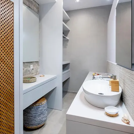 Luxury Thomas & Irini Apartment